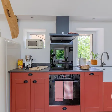 Maison De Renovee Sur L'ile Fluviale De Chalonnes, Terrasse, Bbq, Pret De Velos - Fr-1-622-61 *